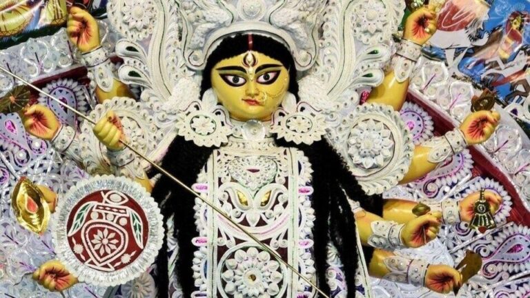 The Rich History of Durga Puja in Bengal: A Celebration of Tradition and Unity