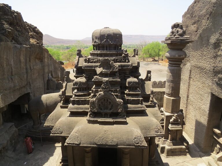 The Monolithic Marvel of India: Kailasa Temple – A Timeless Testament of Ancient Engineering