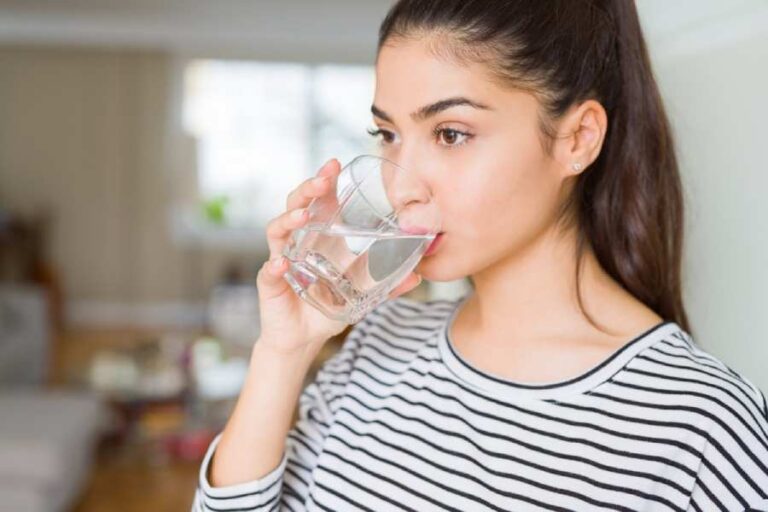 Too Much Water Can Be Harmful: The Hidden Risks of Overhydration and Kidney Health